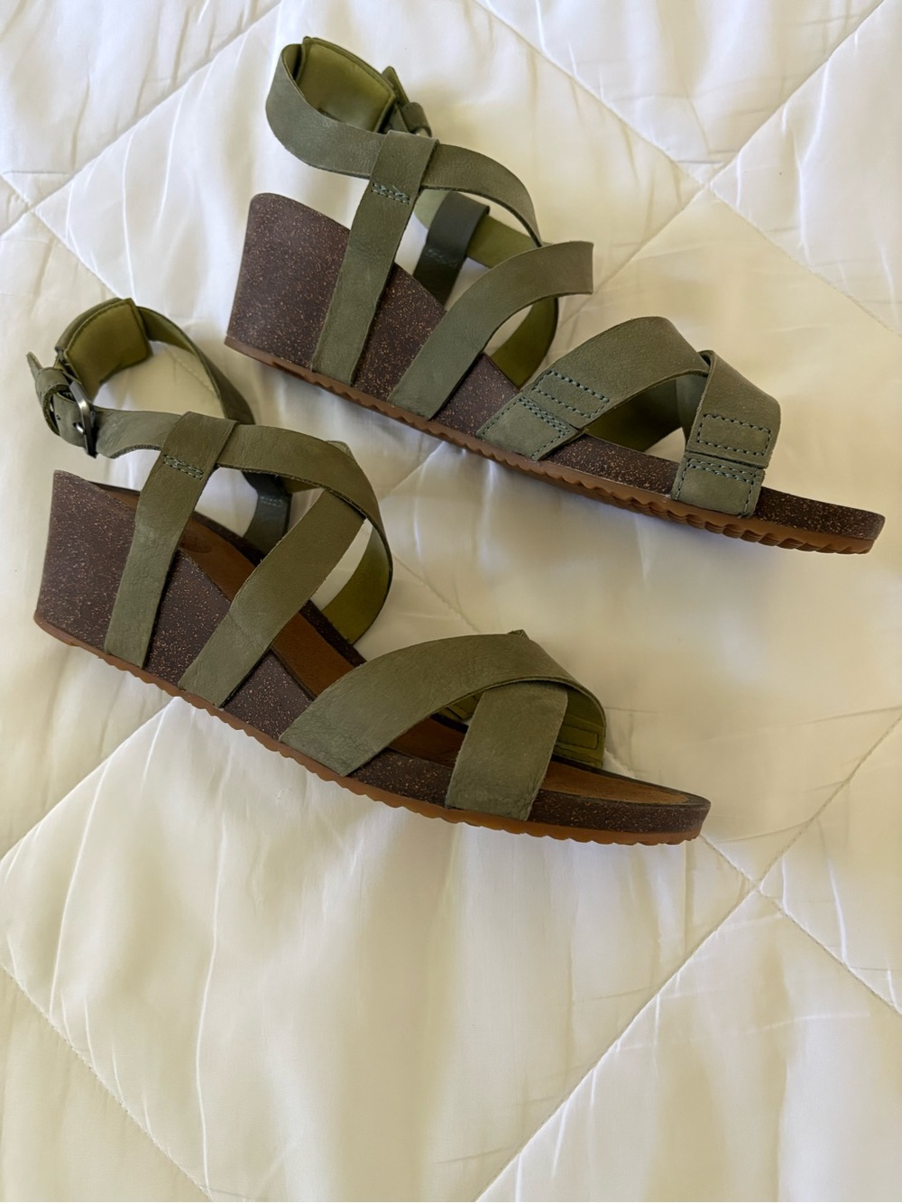 Teva Mahonia Cross Strap Wedge Sandal. Olive Green Suede Strap.